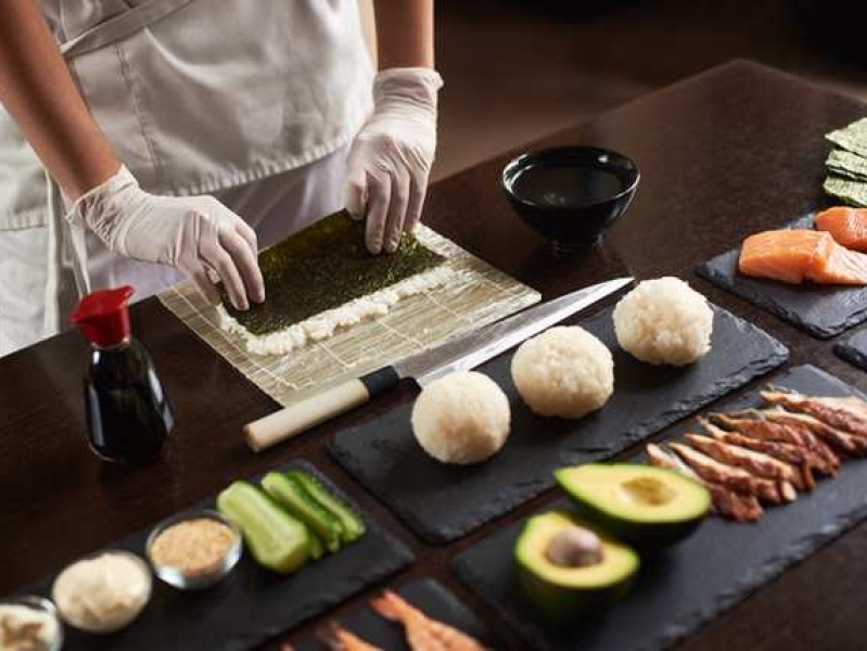 Приготовление суши