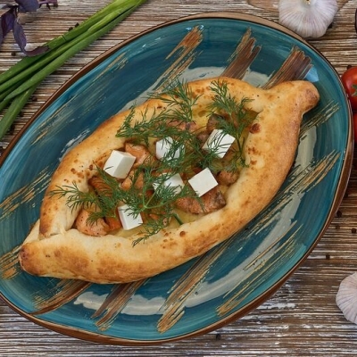 Лодочка с лососем и сыром Аморе Пицца Когалым